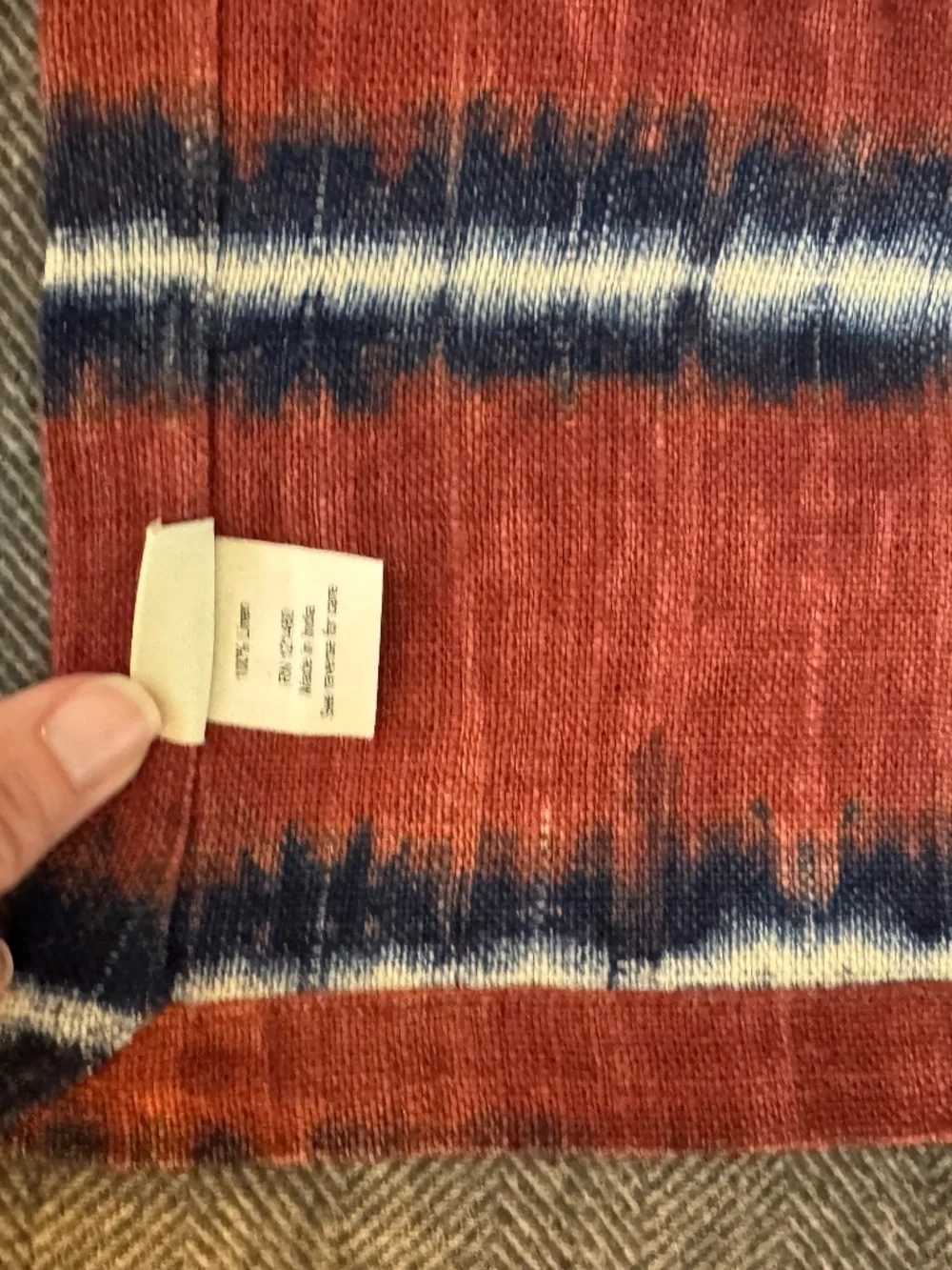 NWOT, ROOST, BEAUTIFUL, 100% LINEN SHIBORI NAPKINS IN RUST LINES S/4
